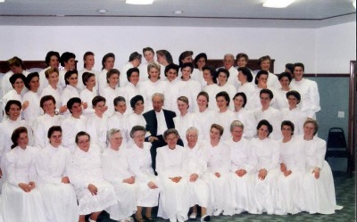 Rulon Jeffs with his multiple wives.